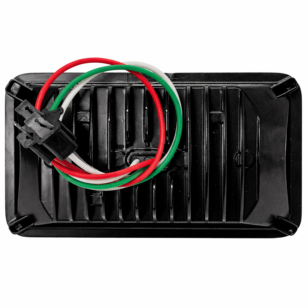 Die cast aluminum housing and polycarbonate lens detail