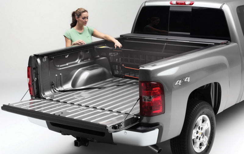Roll-N-Lock 14-18 Chevy Silverado/Sierra 1500 SB 77-3/8in Cargo Manager - Roll-N-Lock RNLCM221