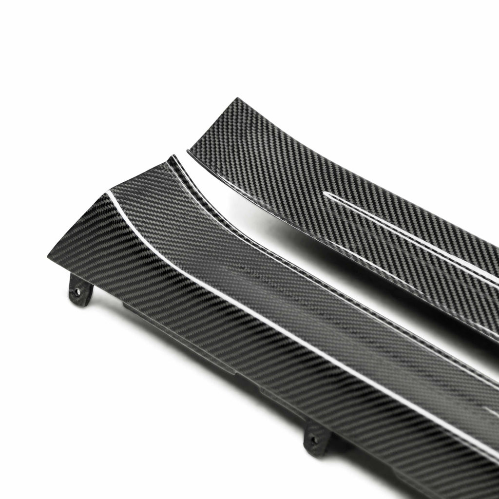 Seibon Seibon 09-10 Nissan GTR R35 OEM Style Carbon Fiber Door Sills (Pair)