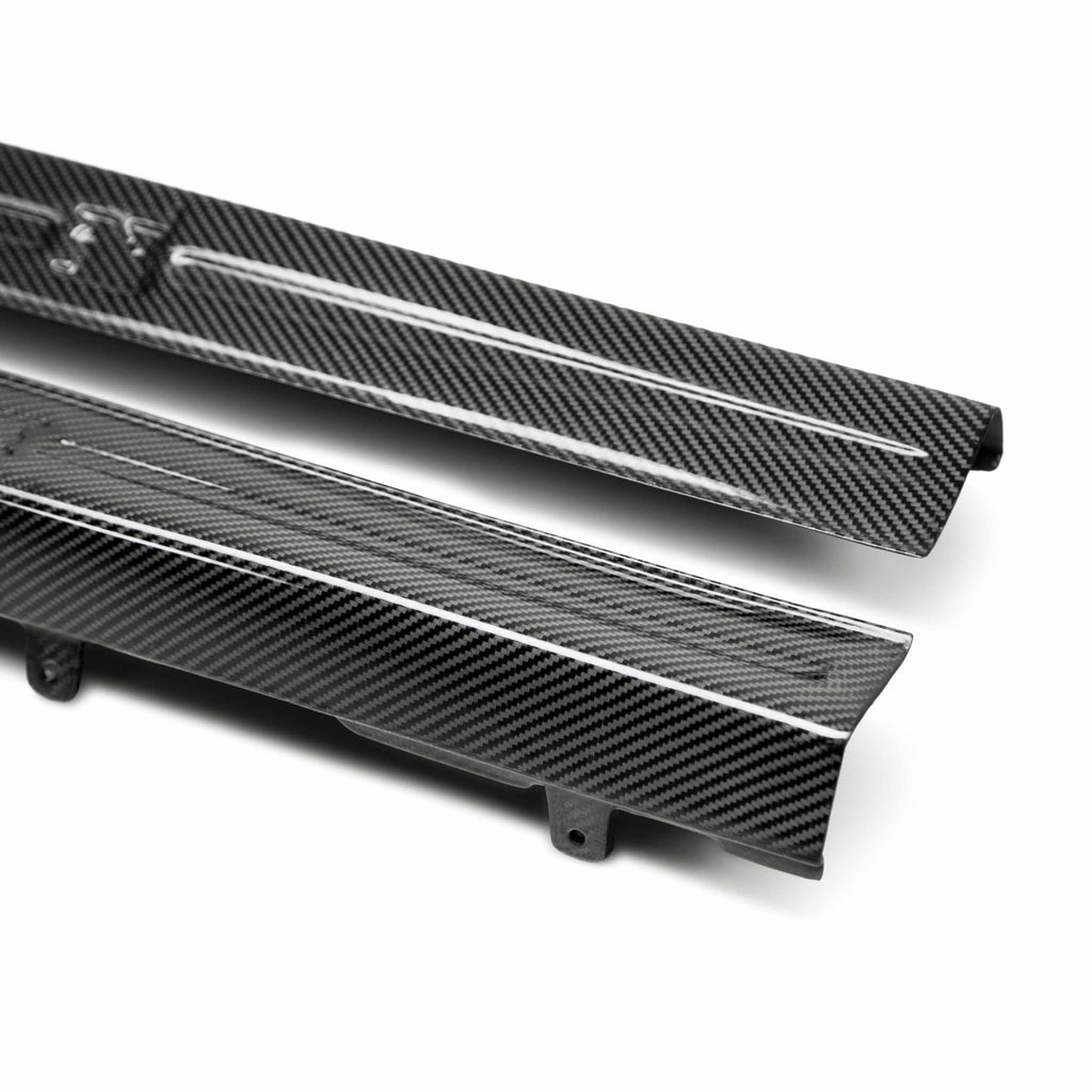 Seibon Seibon 09-10 Nissan GTR R35 OEM Style Carbon Fiber Door Sills (Pair)