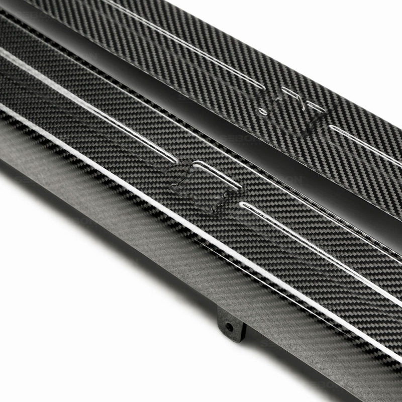 Seibon Seibon 09-10 Nissan GTR R35 OEM Style Carbon Fiber Door Sills (Pair)