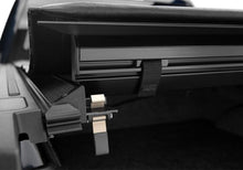 Load image into Gallery viewer, Truxedo Lo Pro 579601 tonneau cover, 2017-2019 Ford Super Duty 8ft bed, photo - close up 5