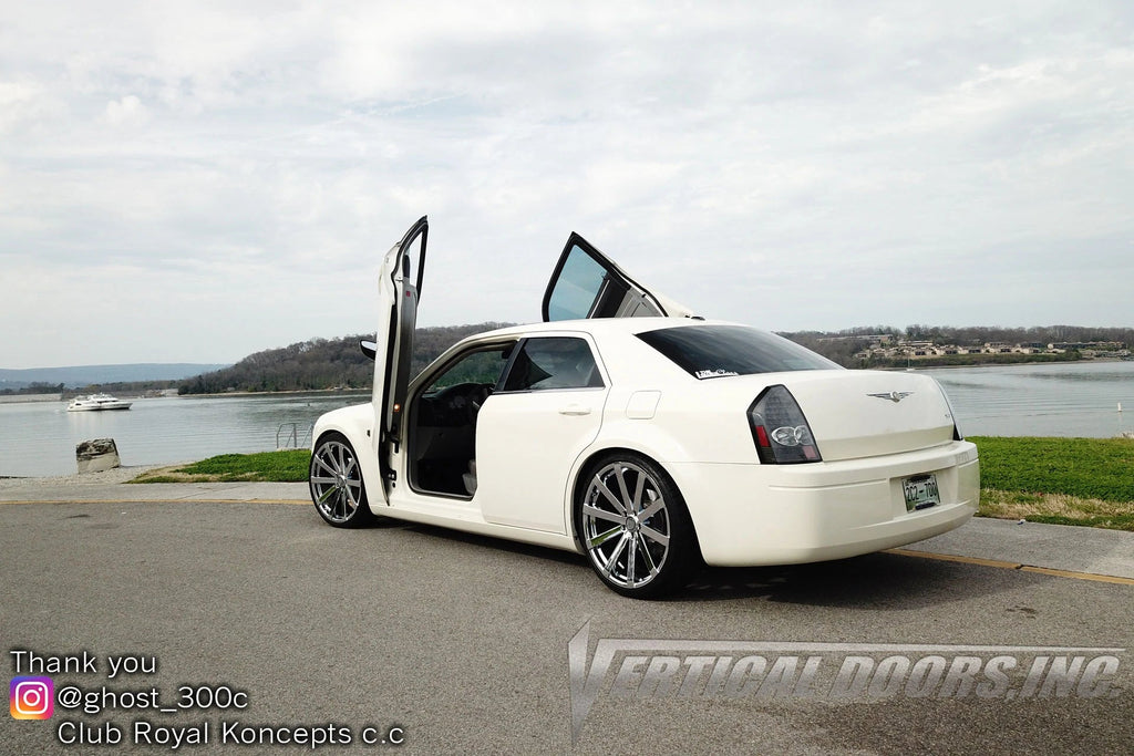 Chrysler 300 2004-2010 Vertical Doors - Black Ops Auto Works