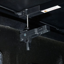 Load image into Gallery viewer, 19-20285 Tundra 66in Bed Tonneau Cover 2022-2026