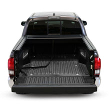 Load image into Gallery viewer, Westin 16-23 Toyota Tacoma 5ft 5in Bed Manual Retractable Tonneau Cover - Black - Westin 19-61065