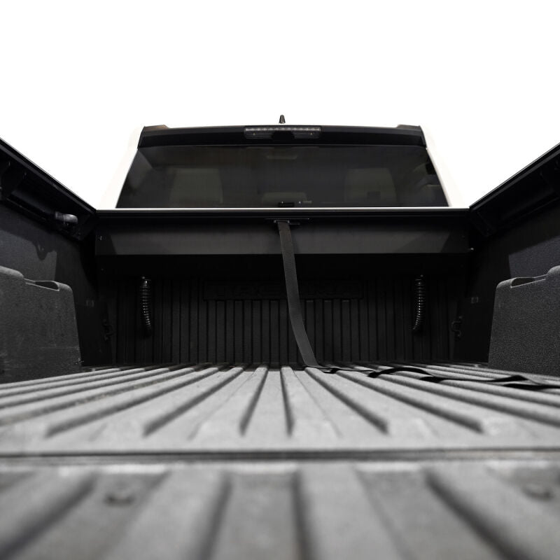 Westin Manual Retractable Tonneau Cover 24-26 Toyota Tacoma 6ft Bed Black - Westin 19-62795