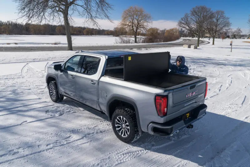 UnderCover 99-19 Silverado / Sierra Limited/Legacy 5.5ft Triad Bed Cover Undercover