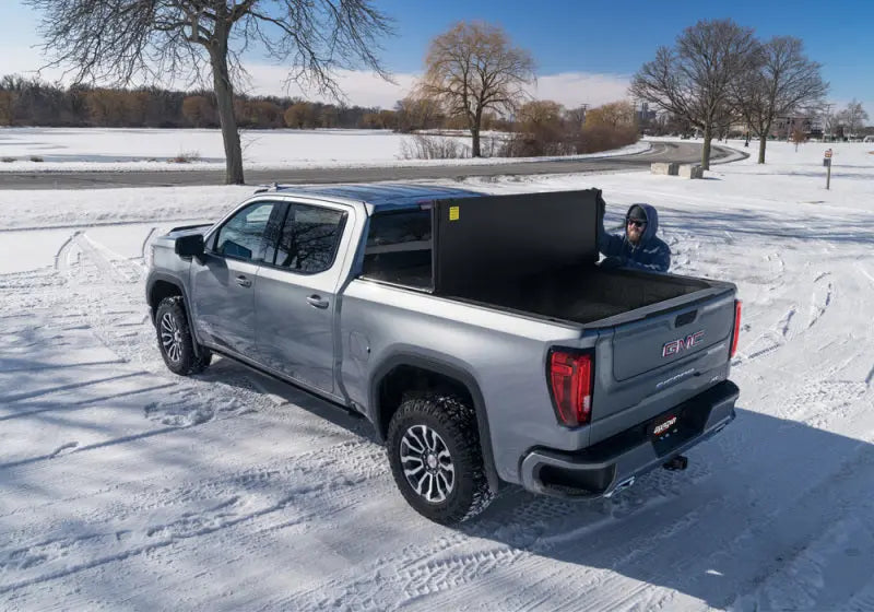 UnderCover 99-19 Silverado / Sierra Limited/Legacy 5.5ft Triad Bed Cover Undercover