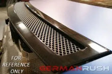 Load image into Gallery viewer, German Rush wind deflector in carbon fiber installed on a 2009-2015 Audi R8 Spyder, image 1