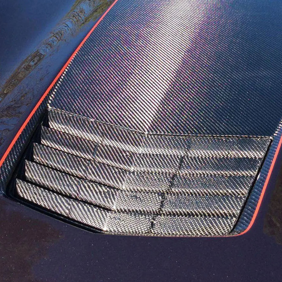 Carbon heat extractor installed on C7 Corvette hood